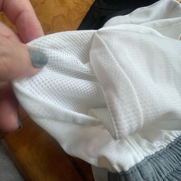 Nike White & Black Shorts! - Picture 6 of 7